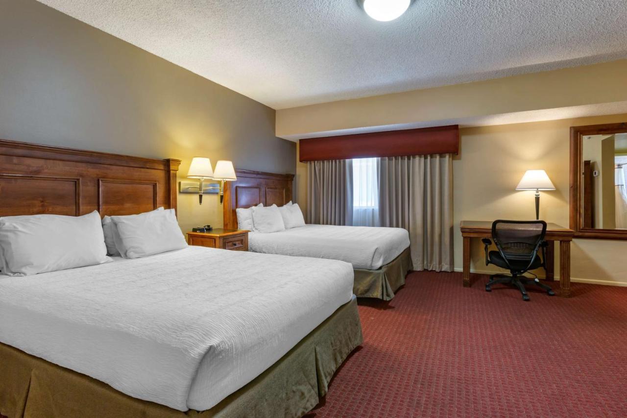 Queen Suite Two Queen Beds Non-Smoking,1324319548:JPEG